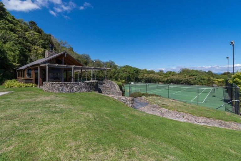 Photo of property in 45 Whakamoenga Point, Acacia Bay, Taupo, 3385