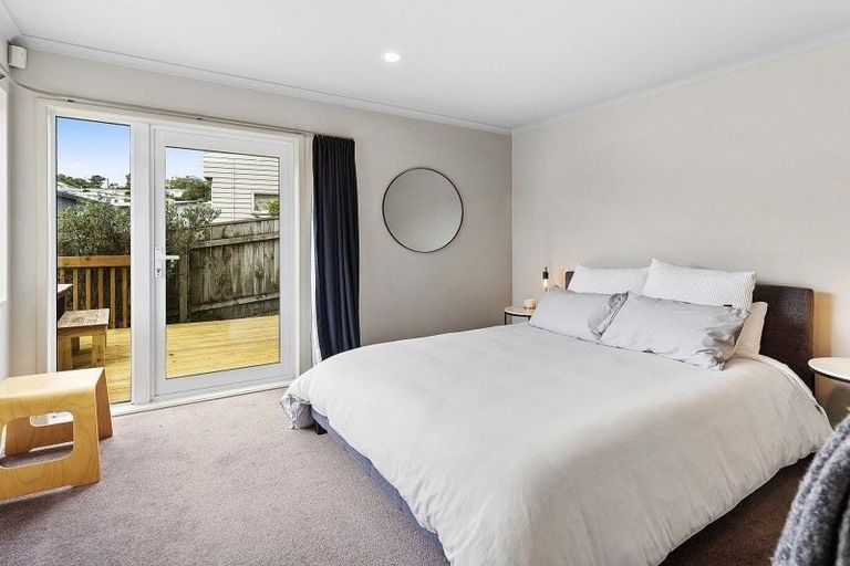 Photo of property in 55 Glanmire Road, Newlands, Wellington, 6037