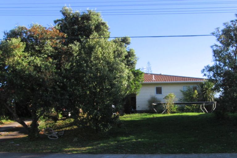 Photo of property in 9 Titoki Road, Waikanae Beach, Waikanae, 5036