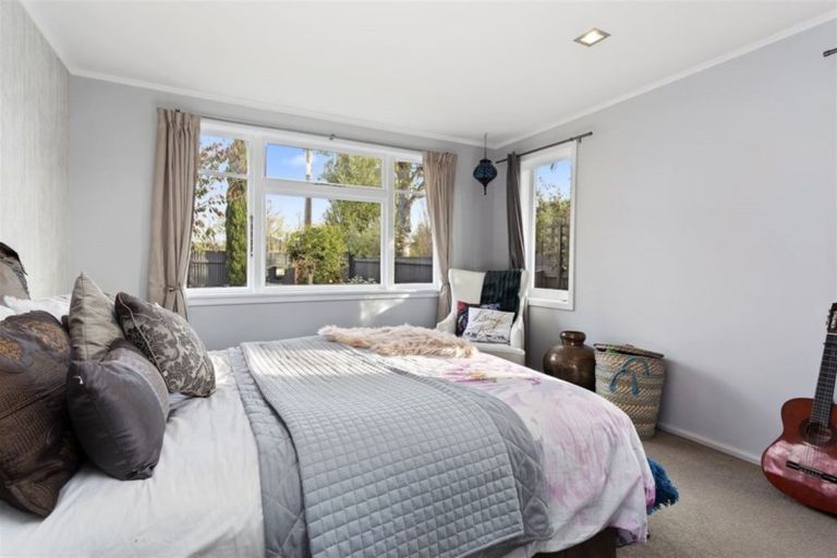 Photo of property in 98 Northcote Road, Northcote, Christchurch, 8052