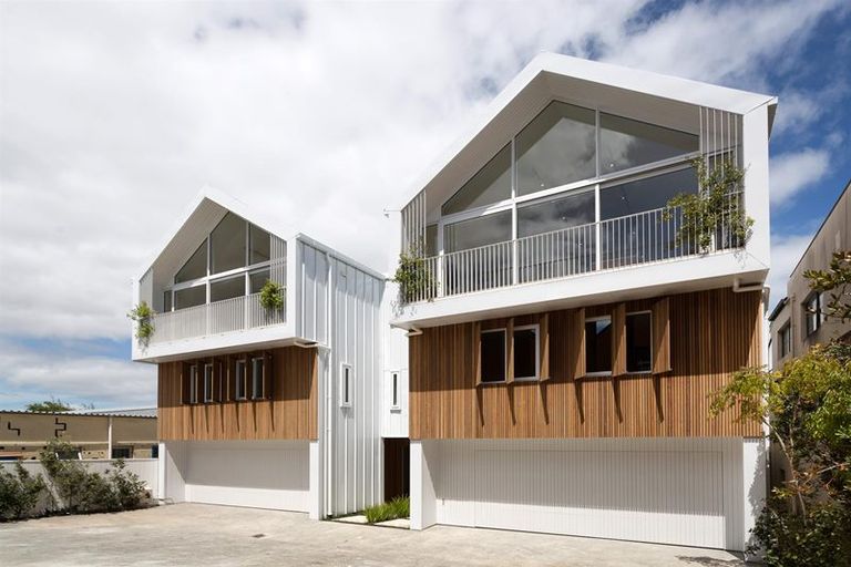 Photo of property in 92c Hinemoa Street, Birkenhead, Auckland, 0626