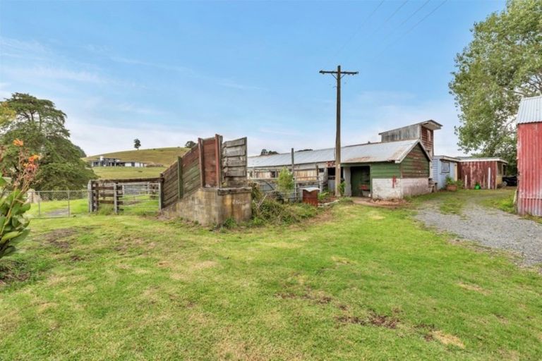 Photo of property in 77 Pataua Road North, Whareora, Whangarei, 0175