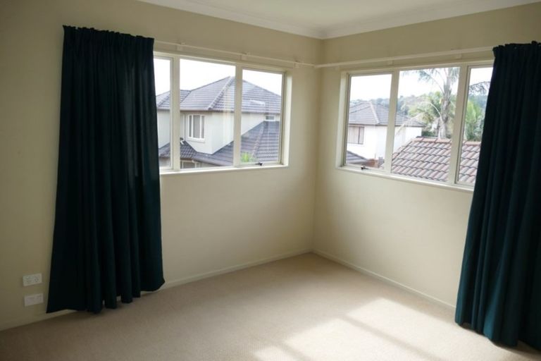 Photo of property in 22 Walter Haddrell Crescent, Flat Bush, Auckland, 2016