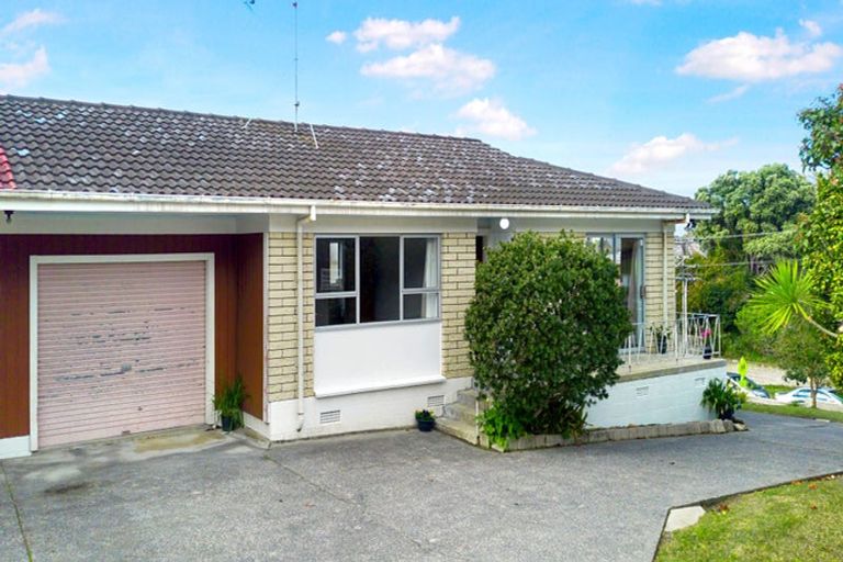 Photo of property in 1/38 Divich Avenue, Te Atatu South, Auckland, 0610