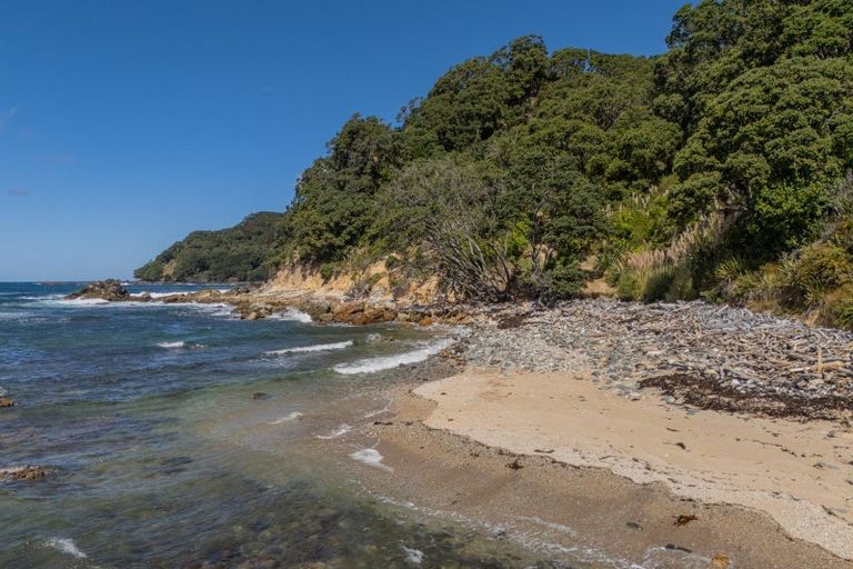 Photo of property in 554 Boat Harbour Road, Whenuakite, Whitianga, 3591