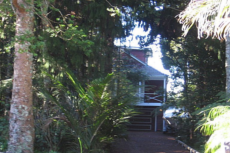 Photo of property in 17 Tawini Road, Titirangi, Auckland, 0604