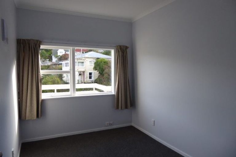 Photo of property in 24 Governor Road, Northland, Wellington, 6012