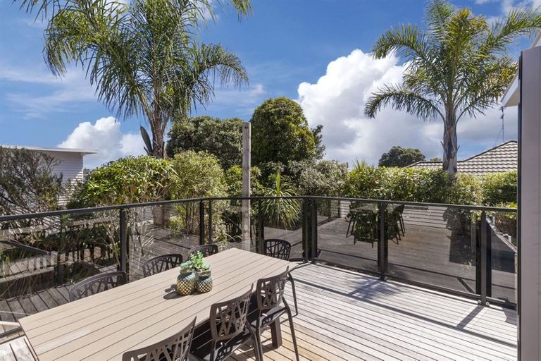 Photo of property in 2/12 Beatrice Avenue, Hillcrest, Auckland, 0627