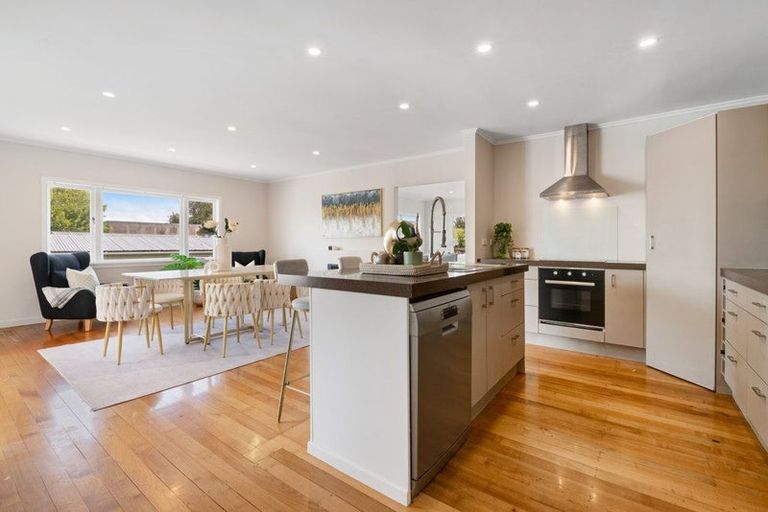 Photo of property in 133 Beach Haven Road, Beach Haven, Auckland, 0626