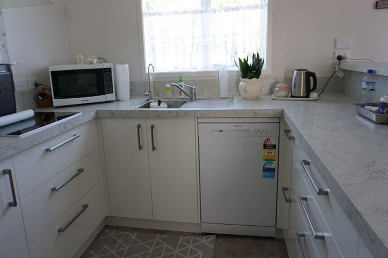 Photo of property in 16 Dewe Terrace, Foxton Beach, Foxton, 4815