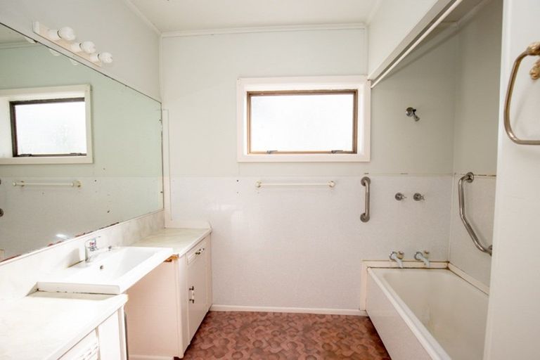 Photo of property in 108 Pipiroa Road, Ngatea, 3503