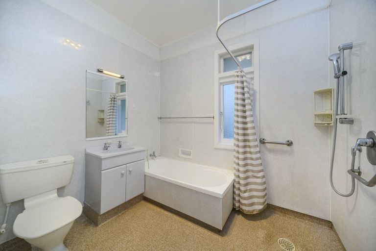 Photo of property in 46 Bridge Street, Bulls, 4818