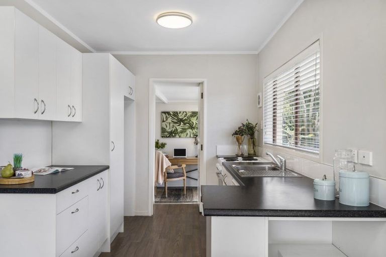 Photo of property in 1/19 Gulf Crest, Bucklands Beach, Auckland, 2012