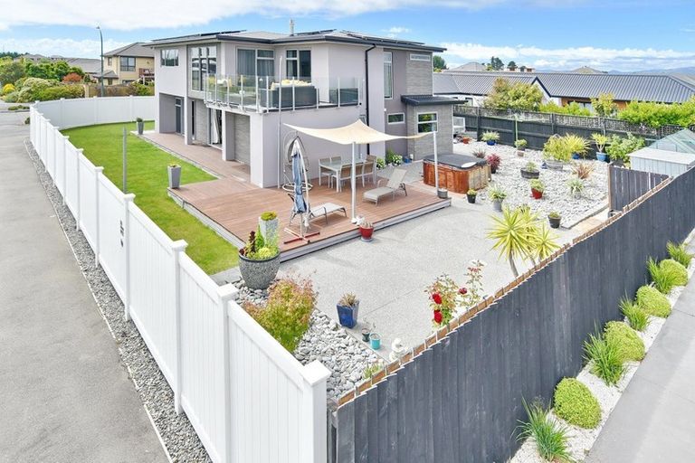 Photo of property in 100 Broadhaven Avenue, Parklands, Christchurch, 8083