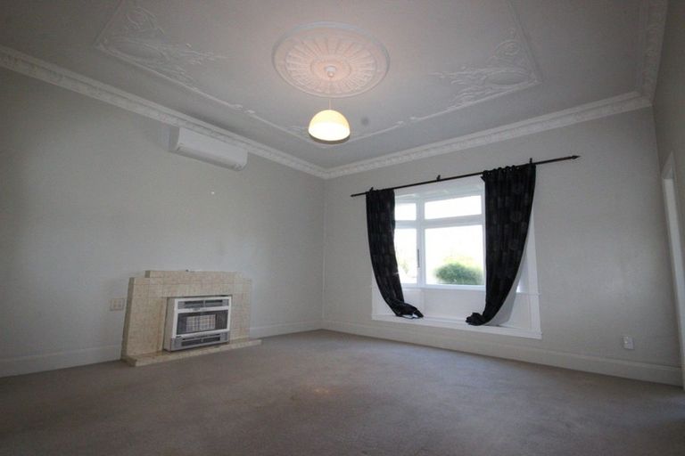 Photo of property in 11 Milverton Avenue, Hokowhitu, Palmerston North, 4410