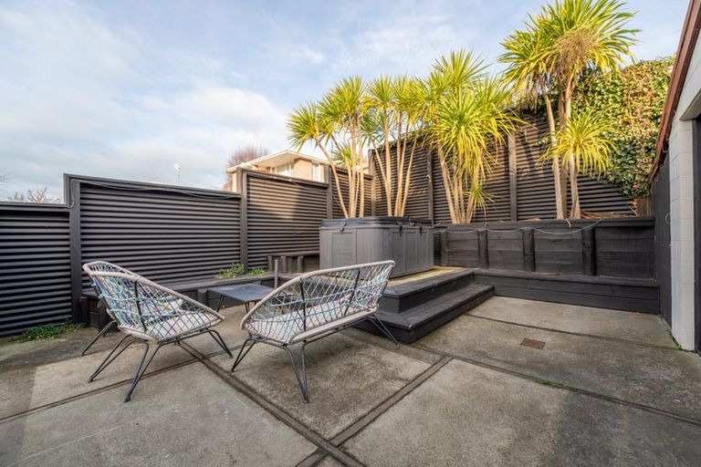 Photo of property in 82 Douglas Street, Highfield, Timaru, 7910