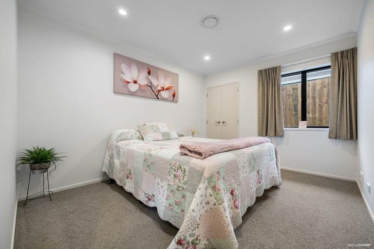 Photo of property in 15 Orangewood Drive, Northpark, Auckland, 2013