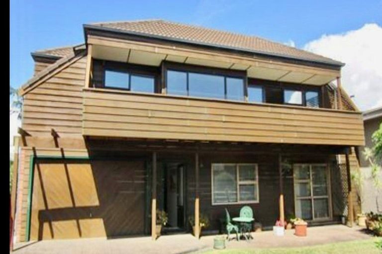 Photo of property in 2/13 Saltburn Road, Milford, Auckland, 0620