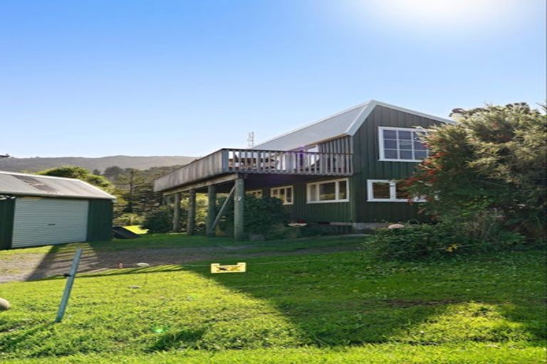 Photo of property in 17 Tawhiti Street, Tokomaru Bay, 4079