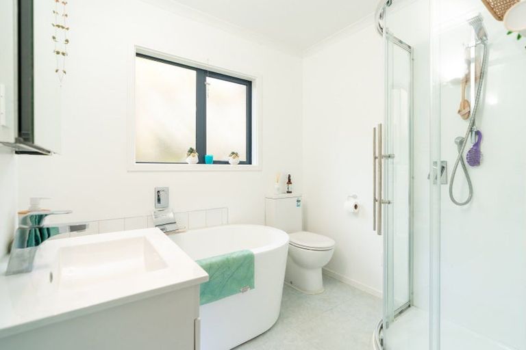 Photo of property in 96a Larsen Crescent, Tawa, Wellington, 5028