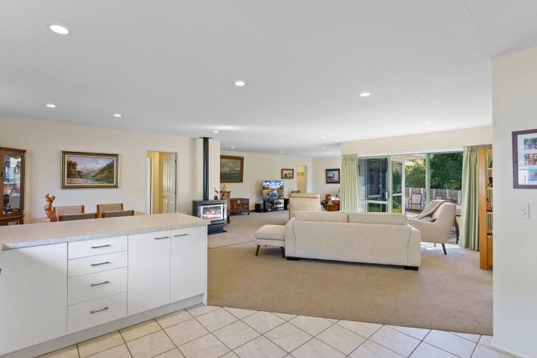 Photo of property in 10 Tararua Crescent, Otaki, 5512