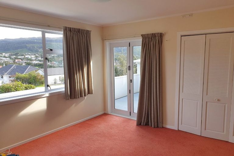 Photo of property in 71 Taylor Terrace, Tawa, Wellington, 5028