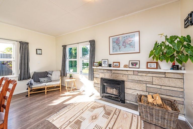 Photo of property in 1 Chester Street, Waverley, 4510