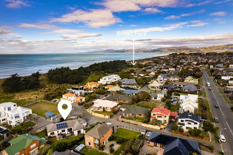 Photo of property in 5 Cockle Lane, Waimairi Beach, Christchurch, 8083