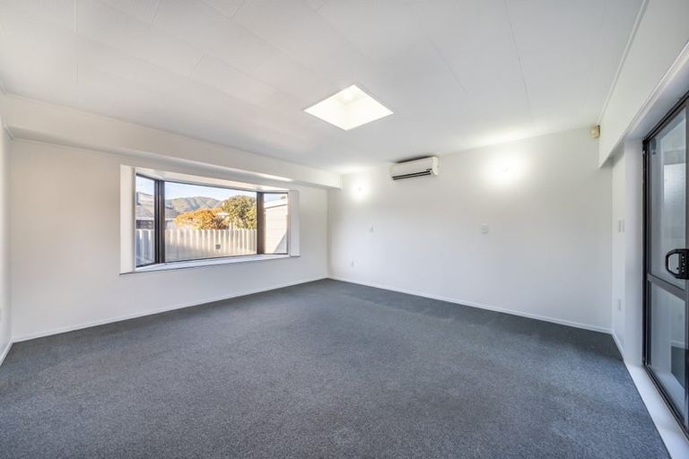 Photo of property in 2/1006 High Street, Avalon, Lower Hutt, 5011