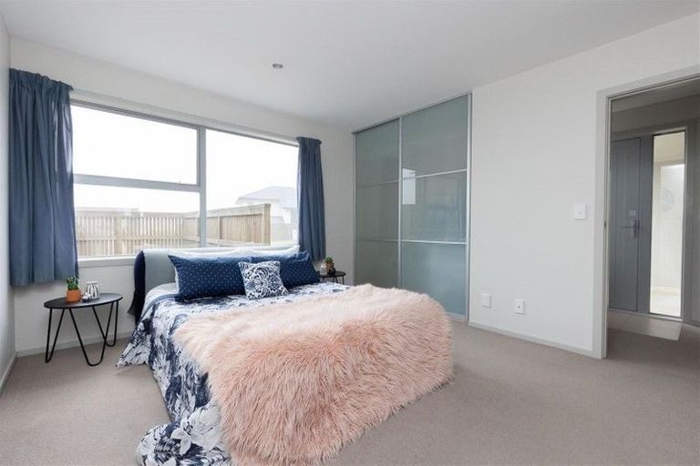 Photo of property in 19b Comber Place, Johnsonville, Wellington, 6037