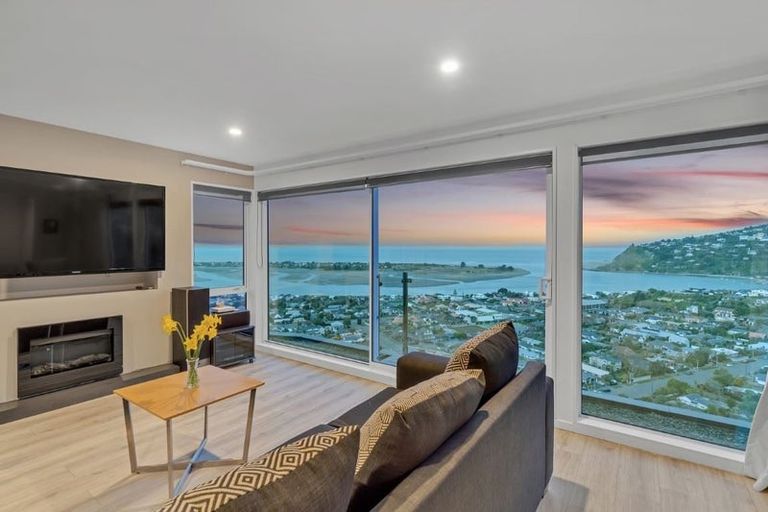 Photo of property in 18 Glendevere Terrace, Redcliffs, Christchurch, 8081