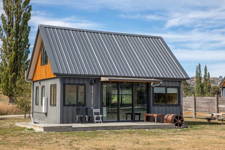 Photo of property in 1535a Teviot Road, Millers Flat, Roxburgh, 9572