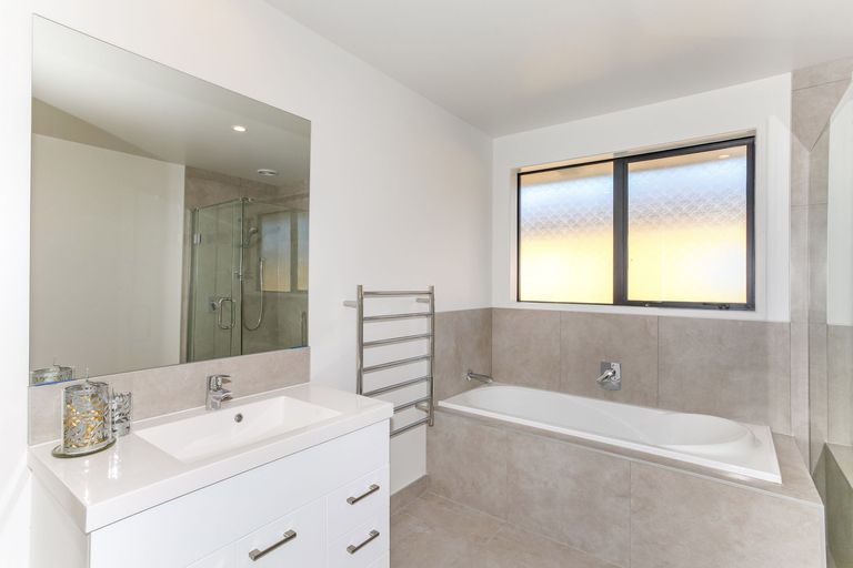 Photo of property in 4 Muirhill Place, Pokeno, 2402