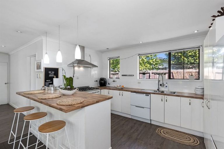 Photo of property in 64 Karnak Crescent, Russley, Christchurch, 8042