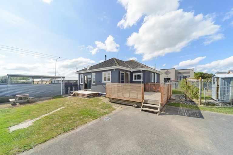 Photo of property in 135 Roberts Line, Kelvin Grove, Palmerston North, 4414