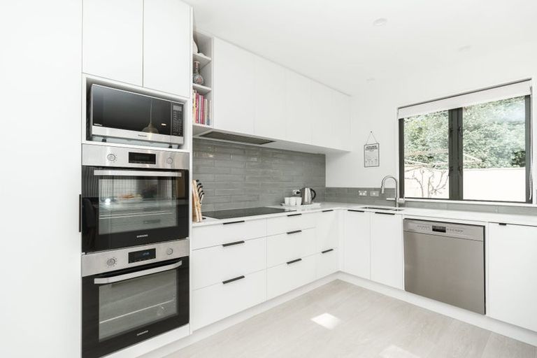 Photo of property in 2/104 Grantham Street, Hamilton Central, Hamilton, 3204