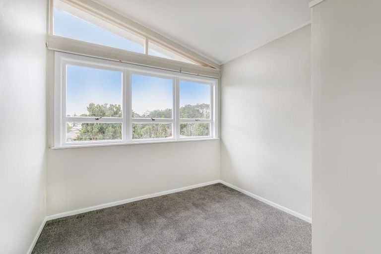 Photo of property in 16 Helena Street, Massey, Auckland, 0614