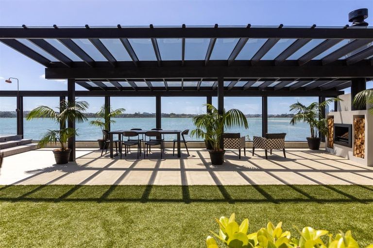 Photo of property in 17 Lansdowne Street, Bayswater, Auckland, 0622