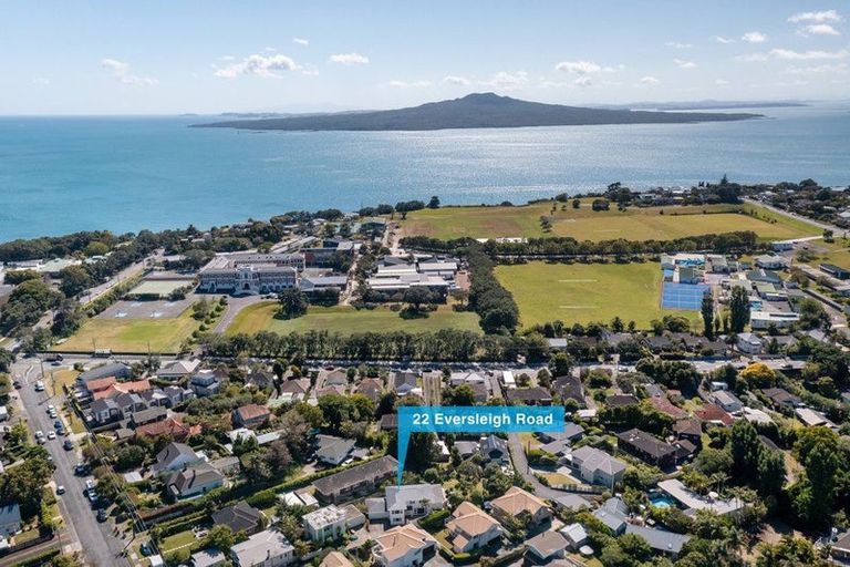 Photo of property in 22 Eversleigh Road, Belmont, Auckland, 0622