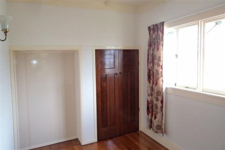 Photo of property in 81 Taikata Road, Te Atatu Peninsula, Auckland, 0610