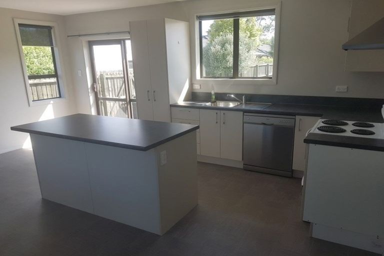 Photo of property in 11 Dinton Street, Russley, Christchurch, 8042