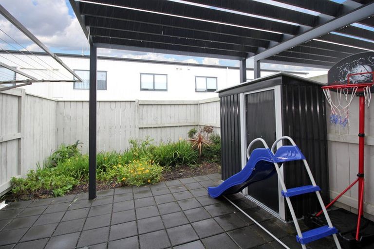 Photo of property in 10 Paterae Lane, Flat Bush, Auckland, 2019
