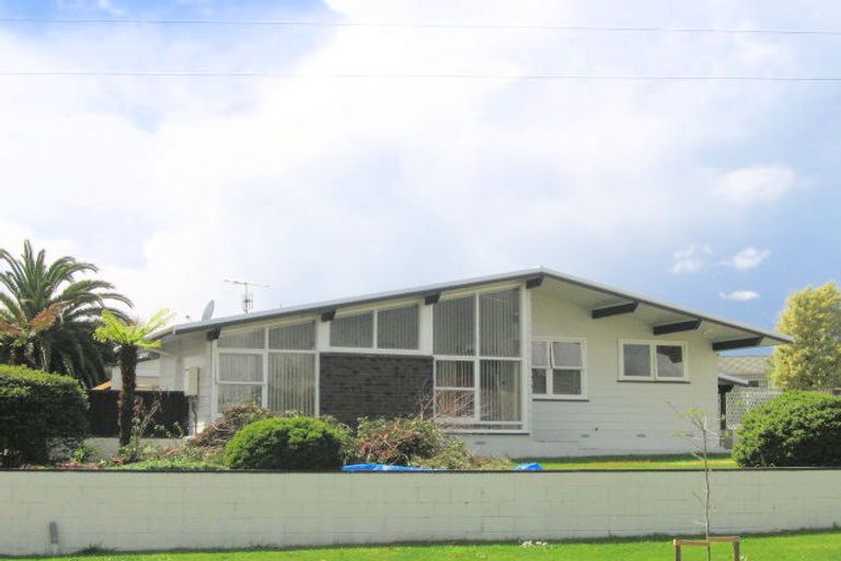 Photo of property in 27 Tennyson Drive, Owhata, Rotorua, 3010