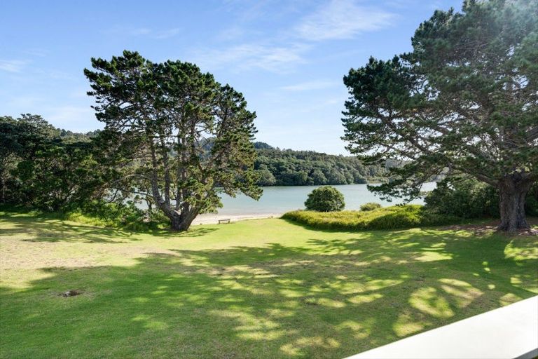 Photo of property in 137 Patuwai Drive, Whangamata, 3620