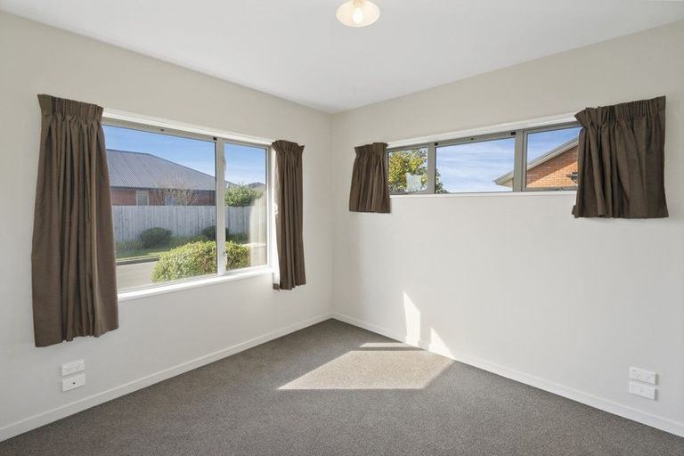 Photo of property in 1/4 Saint Peters Close, Woolston, Christchurch, 8062