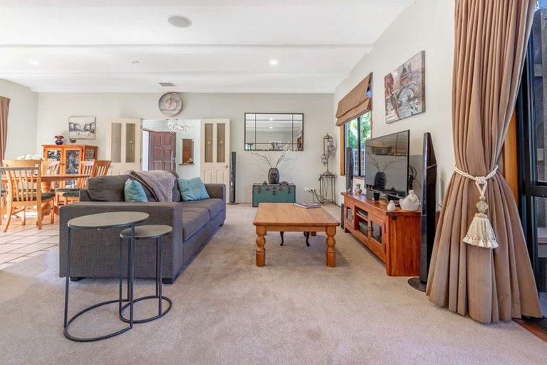 Photo of property in 8 Piha Close, Papamoa Beach, Papamoa, 3118