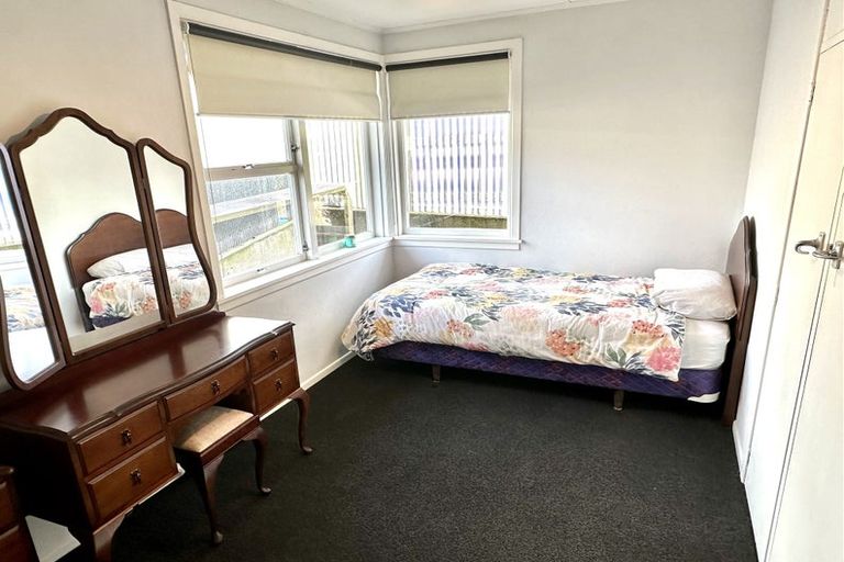 Photo of property in 16 Clyde Carr Crescent, Waimataitai, Timaru, 7910