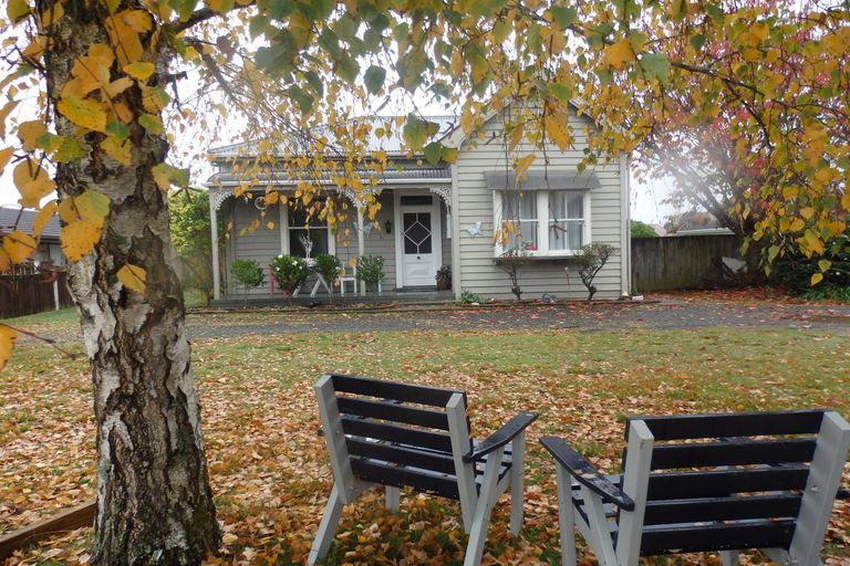 Photo of property in 233 Shakespeare Street, Leamington, Cambridge, 3432