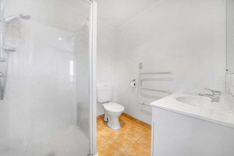 Photo of property in 27 Mt Lebanon Crescent, The Gardens, Auckland, 2105