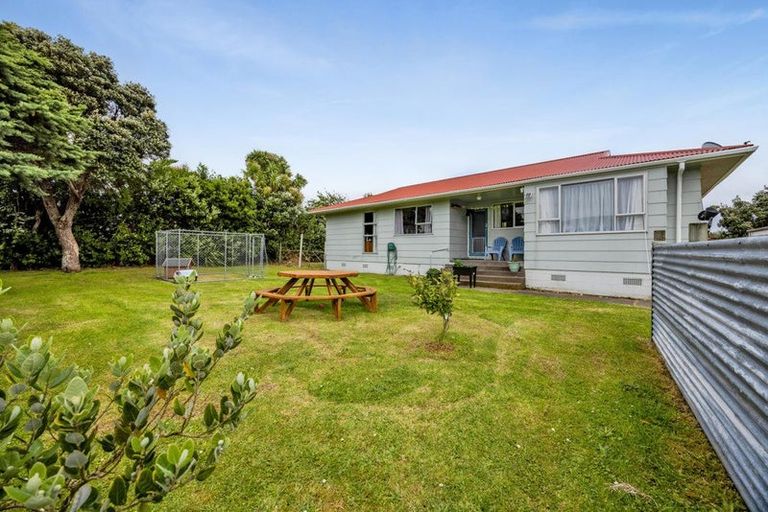 Photo of property in 9 Hughson Place, Opunake, 4616